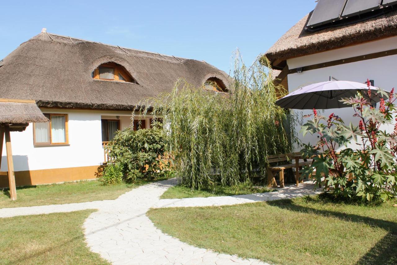 Cerdacul Cu Stuf Hotel Sfantu Gheorghe  Exterior photo